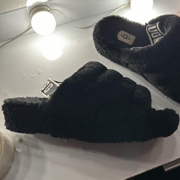 UGG used fluff yeah slides. 8/10 condition - Picture 3 of 3